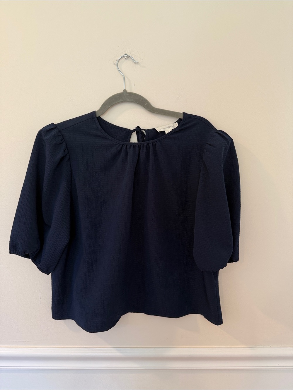 Treasure & Bond Navy Puff-Sleeve Blouse